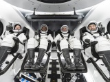 Tàu Crew Dragon của SpaceX đưa 4 phi hành gia trên ISS trở về Trái Đất