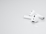 Apple ra mắt tai nghe AirPods 3 vào ngày 18/5