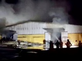 Thái Bình: Cháy lớn tại kho chứa bông trong khu công nghiệp