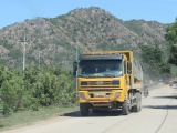 Ninh Thuận: Xe trọng tải lớn 'bức tử' đường giao thông nông thôn, đe dọa đời sống người dân