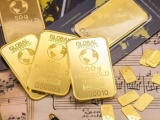 Giá vàng và ngoại tệ ngày 22/7: Vàng gần mốc 1.800 USD/ounce, USD treo cao