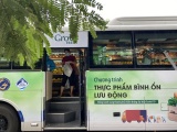 TPHCM: Siêu thị bus di động đưa thực phẩm bình ổn tới từng khu phố