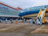 Sân bay Vân Đồn đón hơn 300 khách có hộ chiếu vắc xin 