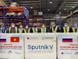 Việt Nam tiếp nhận lô vắc xin Sputnik V đầu tiên sau chuyến thăm LB Nga của Bộ trưởng Ngoại giao Bùi Thanh Sơn