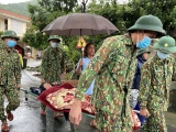 Quảng Nam: Vượt sóng lớn đưa người bị tai biến trên đảo vào đất liền cấp cứu