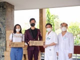 Ngọc Sơn cùng con gái Hoàng Châu tiếp sức cho y bác sĩ tuyến đầu chống dịch
