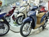 Dịch bệnh khiến doanh số bán xe máy ở Việt Nam giảm gần 46%