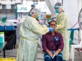 Khoảng 100.000 nhân viên y tế Singapore được thưởng 3.000 USD
