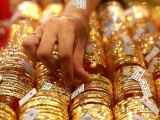 Giá vàng và ngoại tệ ngày 17/11: Vàng sát ngưỡng 62 triệu đồng/lượng, USD chạm đỉnh