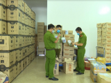 Lực lượng QLTT Long An tạm giữ hàng trăm thùng sữa nghi nhập lậu