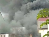 Uông Bí, Quảng Ninh: Kho chứa hàng cháy lớn lan sang nhà dân, thiệt hại hàng trăm triệu đồng
