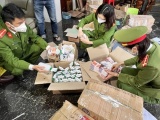 Nghệ An: Phát hiện cơ sở sản xuất hàng ngàn chai xịt khuẩn, dầu gió giả