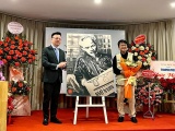 Nhà báo Huỳnh Dũng Nhân làm triển lãm hội họa về bạn bè, người nổi tiếng