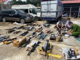 Kon Tum: Bắt xe tải chở 25 khẩu súng hơi cùng hàng chục ngàn viên đạn chì