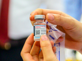 Phân bổ gần 1 triệu liều vaccine Moderna tiêm cho trẻ từ 6-11 tuổi