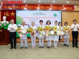 Lãnh đạo Sở y tế Hà Nội khen ngợi chúc mừng các chiến sĩ áo trắng tại Bệnh viện Phụ sản Hà Nội
