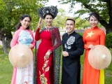 Trang Trần làm vedette cho bộ sưu tập áo dài của Minh Châu tại Nhật