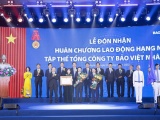 Bảo Việt nhân thọ tiếp tục dẫn đầu top 10 “Công ty bảo hiểm nhân thọ uy tín 2022” và đón nhận Huân chương Lao động