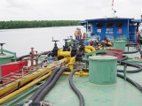 Cảnh sát biển liên tiếp bắt giữ nhiều tàu chở xăng, dầu bất hợp pháp