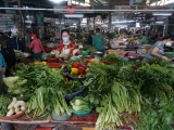Giá thực phẩm, rau xanh tại Đà Nẵng tăng chóng mặt sau mưa lũ lịch sử