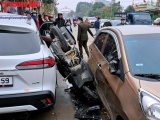 Hà Tĩnh: Ôtô 5 chỗ tông liên hoàn 7 xe máy