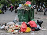 Hàng chục nghìn tấn rác ùn ứ, Hà Nội phân luồng khẩn cấp bãi rác Nam Sơn