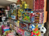 Thu giữ gần 2.000 sản phẩm đồ chơi trẻ em nhập lậu