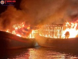Nghệ An: 6 tàu cá bốc cháy trong đêm 