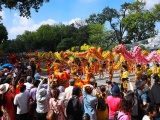 Sôi động, rực rỡ sắc màu Carnaval Thu Hà Nội tại phố đi bộ Hồ Gươm