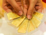Giá vàng và ngoại tệ ngày 13/10: Vàng SJC tăng phi mã, sát mốc 70,5 triệu đồng/lượng