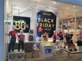 Nhiều thương hiệu giảm giá lên tới 80% trong ngày Black Friday