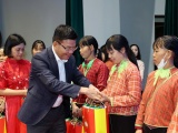 Phó Thủ tướng tặng quà Tết hộ nghèo, công nhân khó khăn tại tỉnh Lạng Sơn