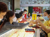 Giá vàng và ngoại tệ ngày 28/3: Vàng tăng vọt, nhẫn trơn vượt mốc 100 triệu đồng/lượng 