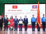 Trao tặng Huân, Huy chương của Chủ tịch nước Lào cho Trường Đại học Hồng Đức