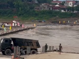 Phú Thọ: Nước sông Hồng dâng cao, cầu phao Phong Châu phải tạm dừng hoạt động