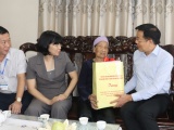 Chủ tịch Ủy ban MTTQ tỉnh Quảng Ninh thăm, tặng quà mẹ Việt Nam Anh hùng và Nghệ nhân nhân dân