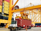Nhập khẩu bứt tốc, cán cân thương mại thâm hụt gần 17 tỷ USD