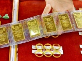 Giá vàng ngày 12/8: Vàng SJC phục hồi nhẹ, tăng 300.000 đồng/lượng