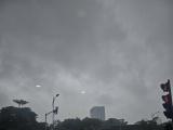 Hà Nội chiều tối nay có mưa dông, miền Bắc chuẩn bị đón đợt mưa lớn kéo dài