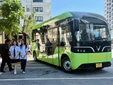 Quảng Ninh triển khai xe bus điện miễn phí đưa đón học sinh đến trường