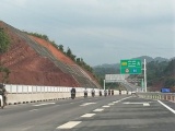 Cao tốc Hữu Nghị – Chi Lăng: Kiến nghị xử lý nghiêm người, phương tiện tự ý vào công trường