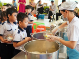 Hà Nội yêu cầu rà soát toàn bộ bữa ăn bán trú, báo cáo trước ngày 20/9