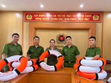 Ciputra HaNoi trao tặng 100 phao cứu sinh cho Công an phường Phú Thượng tăng cường công tác cứu nạn cứu hộ địa bàn 