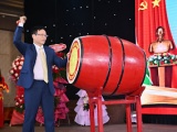 Trường Cao đẳng Công thương Việt Nam trao tặng hơn 500 máy tính xách tay cho tân sinh viên