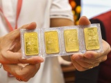 Giá vàng hôm nay 26/10: Vàng SJC đi ngang, thế giới giằng co quanh mốc 4.000 USD/ounce
