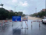 Hà Tĩnh: Mưa kéo dài nhiều giờ, Quốc lộ 1A ngập sâu