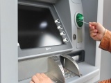 Các ngân hàng dự kiến chỉ phát hành thẻ chip để thay thế thẻ từ