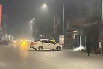 Thái Nguyên: Lái xe ô tô vi phạm nồng độ cồn lao thẳng vào Cảnh sát giao thông khi bị dừng xe