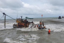Thanh Hóa: Tàu đánh cá gặp nạn, nhiều thuyền viên mất tích