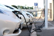 Doanh số bán ô tô điện giảm mạnh trên khắp châu Âu